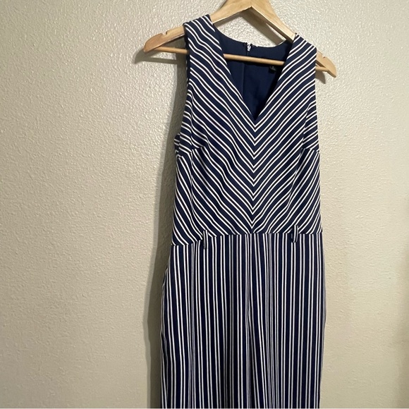 Banana Republic Striped Jumpsuit Size 8 - Picture 6 of 14